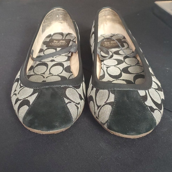 Coach Flats in Various Colors (Price for all 3) - Picture 6 of 9